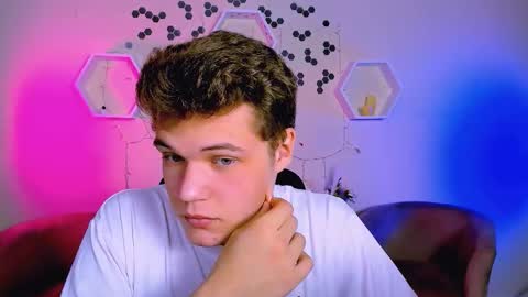 lucas_long_ online show from November 11, 9:58 am