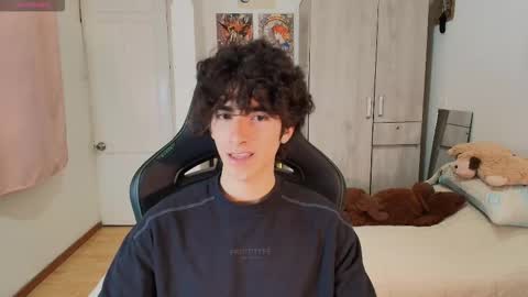 lucas_xo online show from March 30, 12:44 am