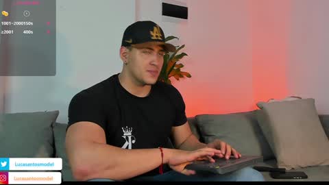 Snapshot of lucasanto_ chatting on December 12, 3:10 am LUCA SANTOS online show from December 12, 3:10 am
