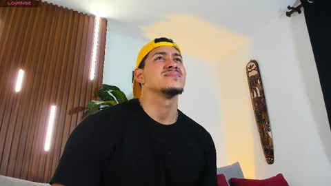 LUCA SANTOS online show from March 24, 4:06 am