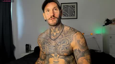 lucasexclusive online show from October 31, 7:12 am