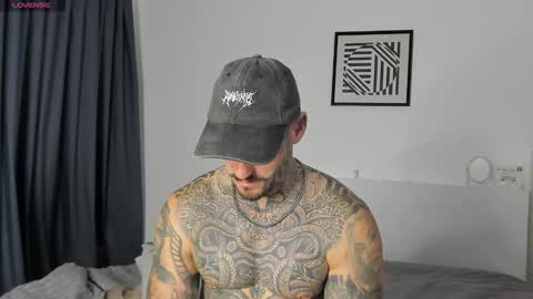 lucasexclusive online show from December 15, 5:15 am