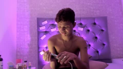 Lucien Gray  online show from December 3, 6:03 pm