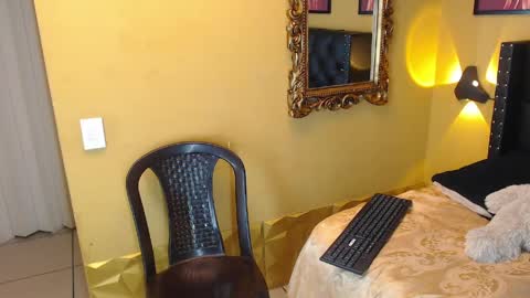 luckk_ online show from April 29, 5:34 am