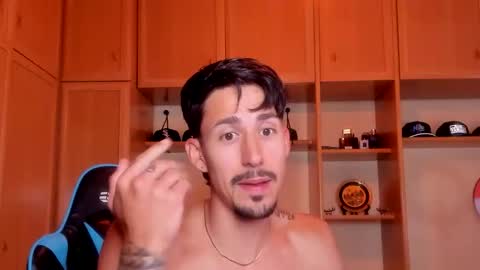 lucky_blue333 online show from May 21, 2:43 pm