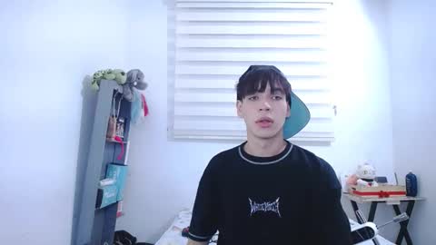 Snapshot of lucky_strickee chatting on October 13, 3:45 am lucky_strickee online show from October 13, 3:45 am