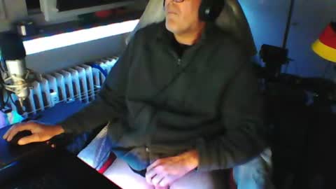        call me  Stefan online show from June 14, 2:24 am