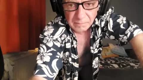 luckypuppy222 online show from June 25, 1:41 am