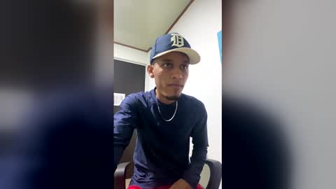 Leoncito online show from March 24, 1:55 am