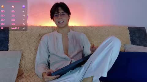 Lui online show from February 22, 4:03 am