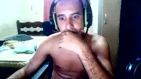 luis180739 online show from January 19, 6:16 am