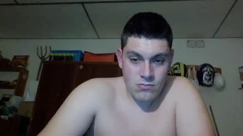 Snapshot of luis2423 chatting on December 9, 12:23 am A slave to the mistress.. un esclavo para las amas dominantes. online show from December 9, 12:23 am