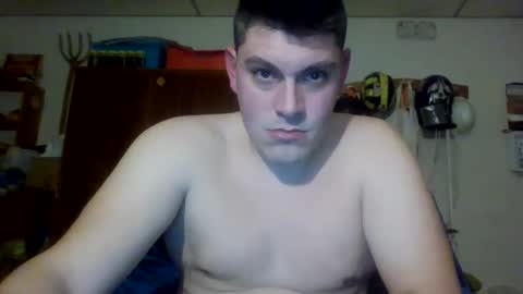 Snapshot of luis2423 chatting on February 5, 9:29 pm A slave to the mistress.. un esclavo para las amas dominantes. online show from February 5, 9:29 pm