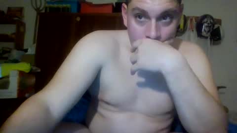 Snapshot of luis2423 chatting on February 4, 5:34 pm A slave to the mistress.. un esclavo para las amas dominantes. online show from February 4, 5:34 pm
