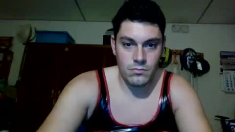 Snapshot of luis2423 chatting on October 19, 10:51 am A slave to the mistress.. un esclavo para las amas dominantes. online show from October 19, 10:51 am