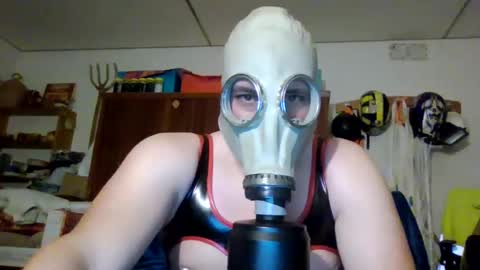 Snapshot of luis2423 chatting on March 3, 9:12 pm A slave to the mistress.. un esclavo para las amas dominantes. online show from March 3, 9:12 pm