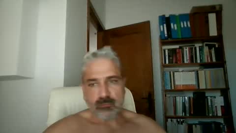 Luis online show from May 24, 4:02 pm