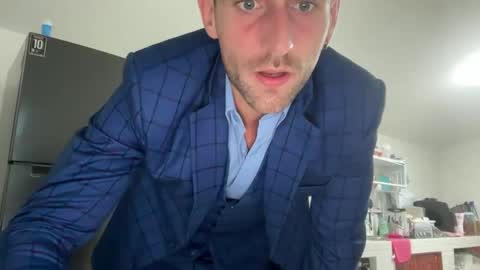 Snapshot of lukegunn22 chatting on December 7, 11:23 pm MR. Luke Gunn online show from December 7, 11:23 pm