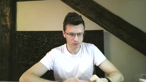Andrew independent model 2000-0000 CET daily online show from June 10, 6:30 pm