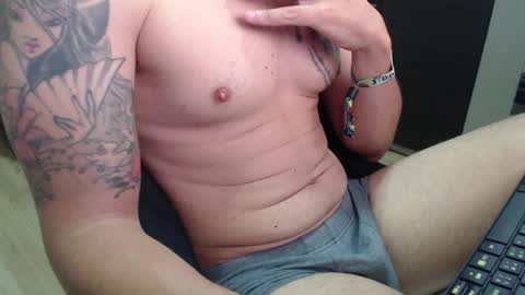 Snapshot of lushboy90 chatting on January 18, 3:13 am lushboy90 online show from January 18, 3:13 am