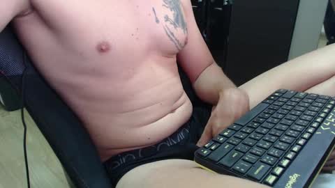 Snapshot of lushboy90 chatting on February 11, 8:15 am lushboy90 online show from February 11, 8:15 am