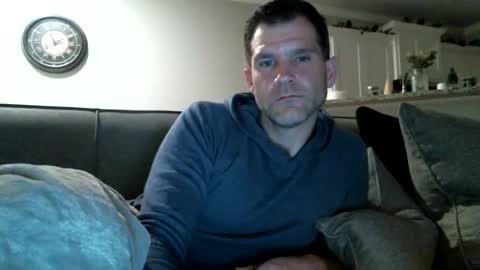 luvalonsix online show from January 13, 5:12 am