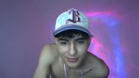 Snapshot of lyan_master_ chatting on October 27, 4:37 am Lyan online show from October 27, 4:37 am