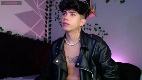 Lyle Bennett Freelance Model online show from December 9, 9:49 am