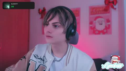 Lyodass online show from December 14, 4:01 am