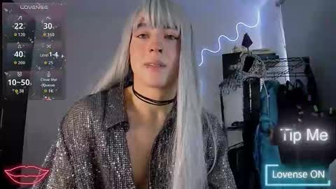 Lyric online show from November 5, 4:53 pm