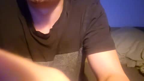 Snapshot of m1guele chatting on December 7, 1:15 am Fucklover online show from December 7, 1:15 am