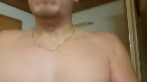 Snapshot of m1guele chatting on December 31, 4:25 pm Fucklover online show from December 31, 4:25 pm