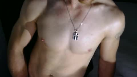 Snapshot of m831481 chatting on December 2, 10:48 am Hotandhairy online show from December 2, 10:48 am