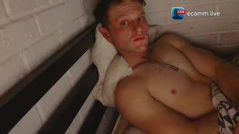 Snapshot of m831481 chatting on December 11, 7:43 am Hotandhairy online show from December 11, 7:43 am