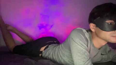 Snapshot of m_boy_ chatting on October 30, 11:17 pm M Boy online show from October 30, 11:17 pm