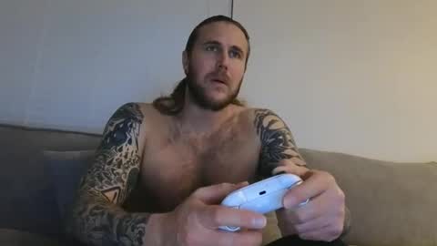 Snapshot of mac_drew chatting on February 15, 5:51 am mac_drew online show from February 15, 5:51 am
