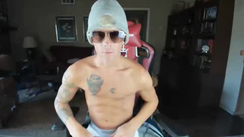 machinecumkelly69 online show from November 12, 6:46 pm