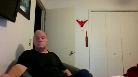 mackdocc001 online show from April 11, 11:25 am