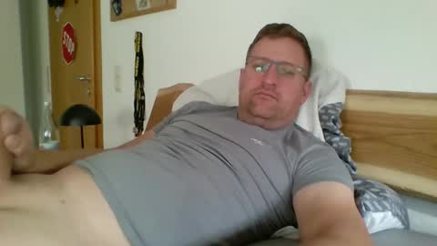Snapshot of maddin8891 chatting on October 24, 8:16 am Maddin online show from October 24, 8:16 am