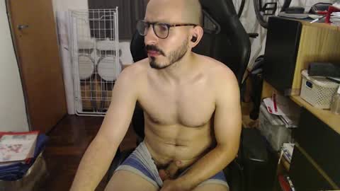 Snapshot of madziula chatting on January 24, 5:42 am Peter online show from January 24, 5:42 am