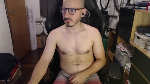 Snapshot of madziula chatting on February 3, 5:18 am Peter online show from February 3, 5:18 am