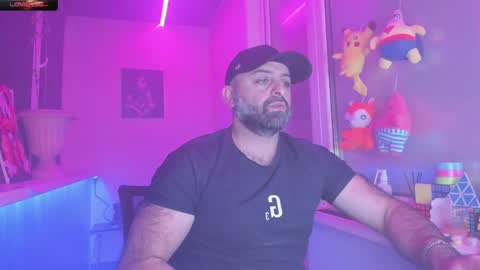 Snapshot of magabear chatting on December 7, 2:35 pm Magabear online show from December 7, 2:35 pm