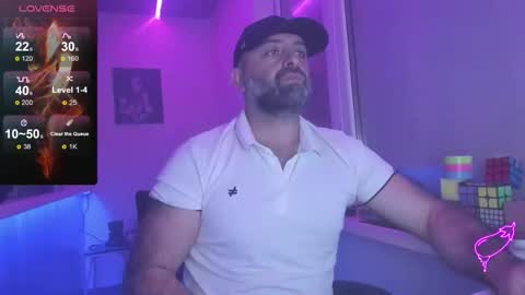 Snapshot of magabear chatting on October 18, 3:11 am Magabear online show from October 18, 3:11 am