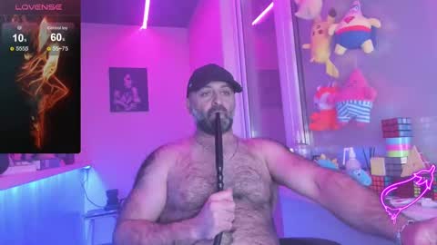 Snapshot of magabear chatting on February 9, 5:33 pm Magabear online show from February 9, 5:33 pm