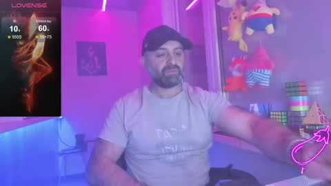 Snapshot of magabear chatting on February 13, 9:17 pm Magabear online show from February 13, 9:17 pm