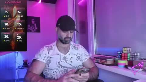 Snapshot of magabear chatting on September 29, 9:43 pm Magabear online show from September 29, 9:43 pm