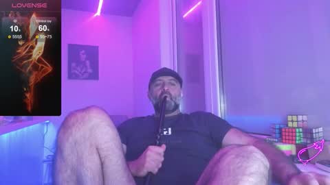 Snapshot of magabear chatting on October 7, 7:07 pm Magabear online show from October 7, 7:07 pm