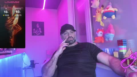 Snapshot of magabear chatting on February 4, 10:02 pm Magabear online show from February 4, 10:02 pm