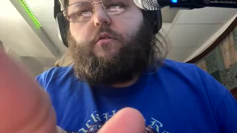magicmchael1995 online show from May 1, 3:10 am