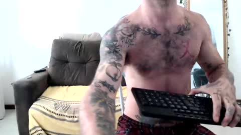 Snapshot of magnusohm chatting on October 12, 12:43 pm magnusohm online show from October 12, 12:43 pm
